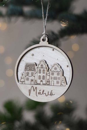 Skandináv házikós karácsonyfadísz saját névvel